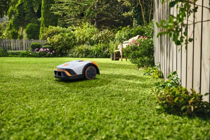 STIHL Robot koszący iMOW 7 (5000m2) + Install KIT 1