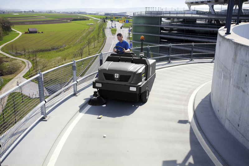 Karcher zamiatarka przemysłowa KM 150/500 R D