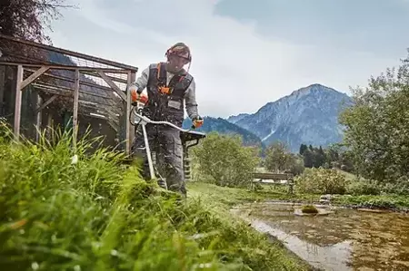 Stihl Kosa spalinowa FS 131 [Moc 1,9 KM] głowica żyłkowa AC C26-2